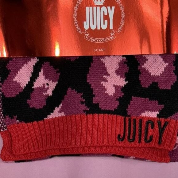 Juicy By Juicy Couture Animal Oblong Cold Weather Scarf NEW NWT pink red black - Picture 8 of 11